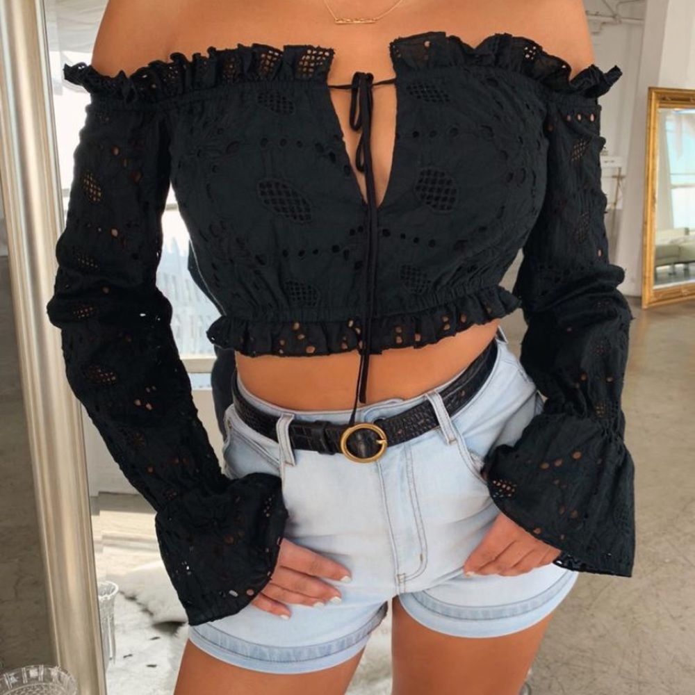 Black crop tiger mist top